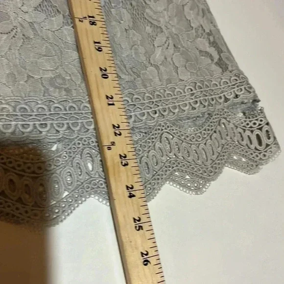 NWOT Listicle lace gray/silver long sleeve top medium - Picture 12 of 13